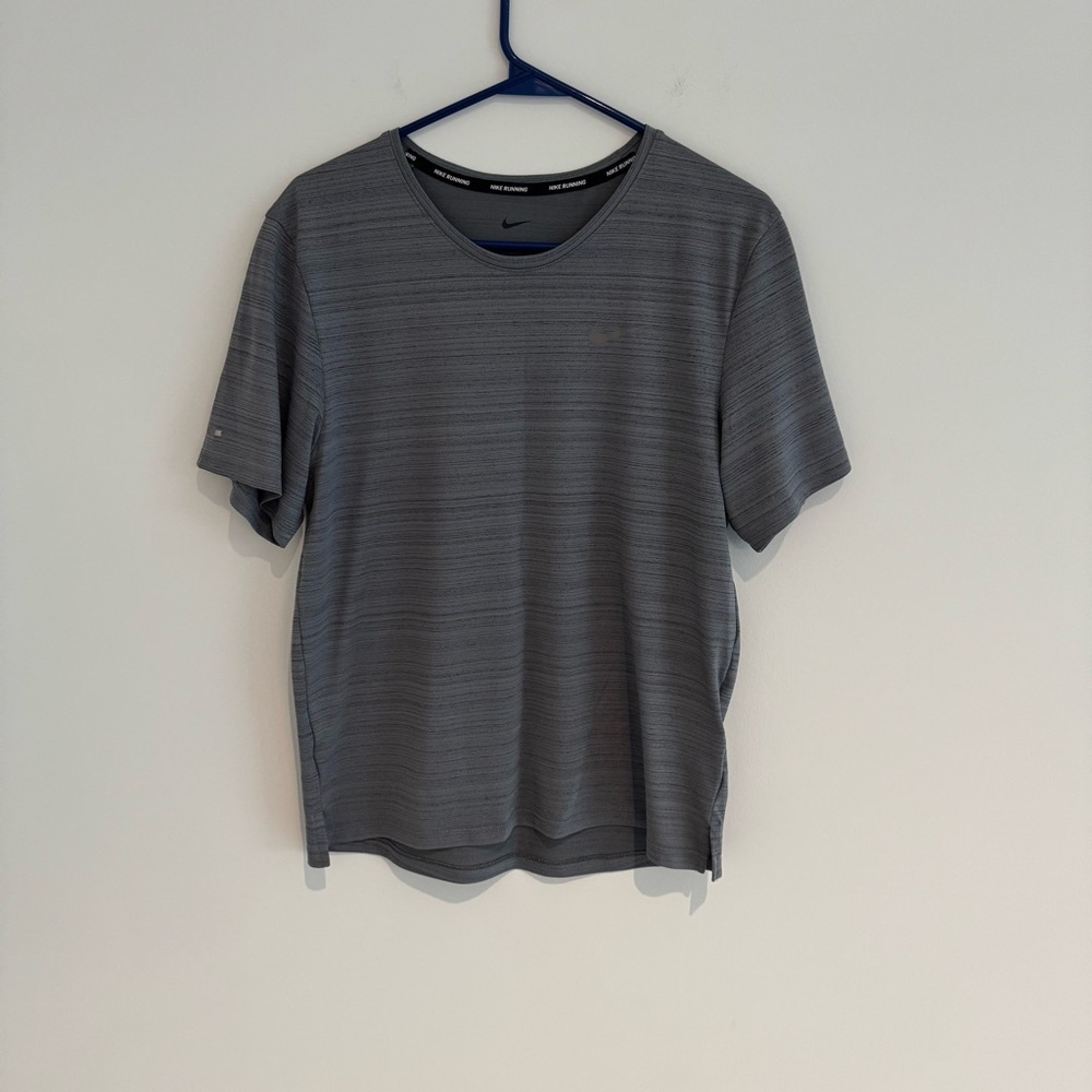 Nike Running Grey Dri-Fit Shirt Size Small Like New